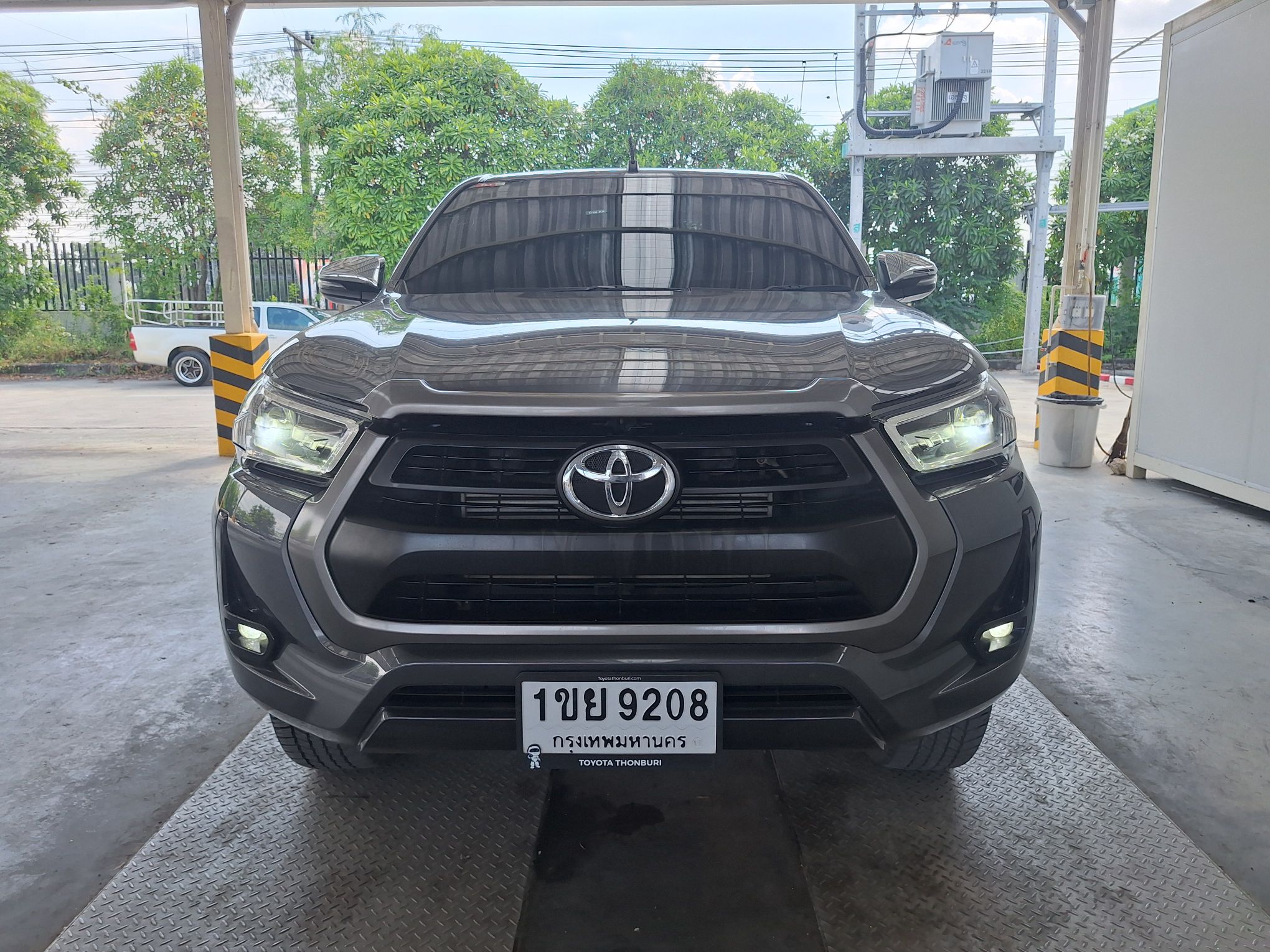 2020 - Toyota Hilux Revo Mid Double Cab AT RWD 2.4