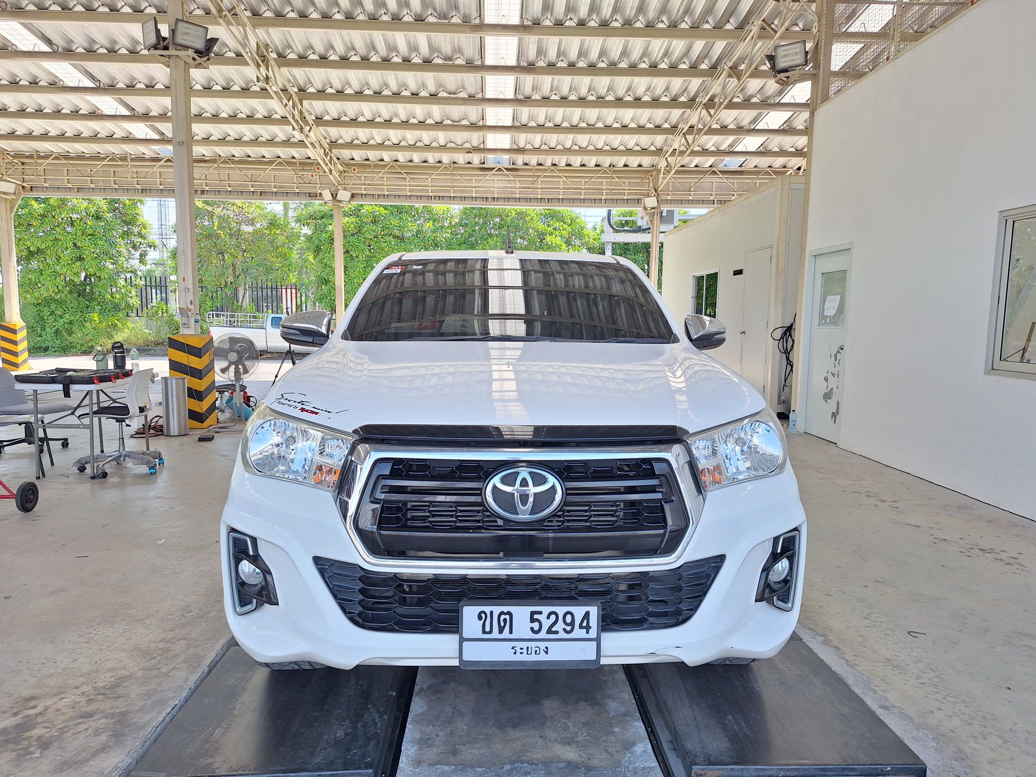 2019 - Toyota Hilux Revo J Plus Double Cab MT RWD 2.4