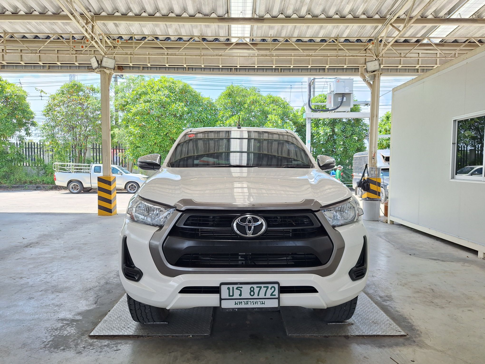 2020 - Toyota Hilux Revo Entry Smart Cab MT RWD 2.4